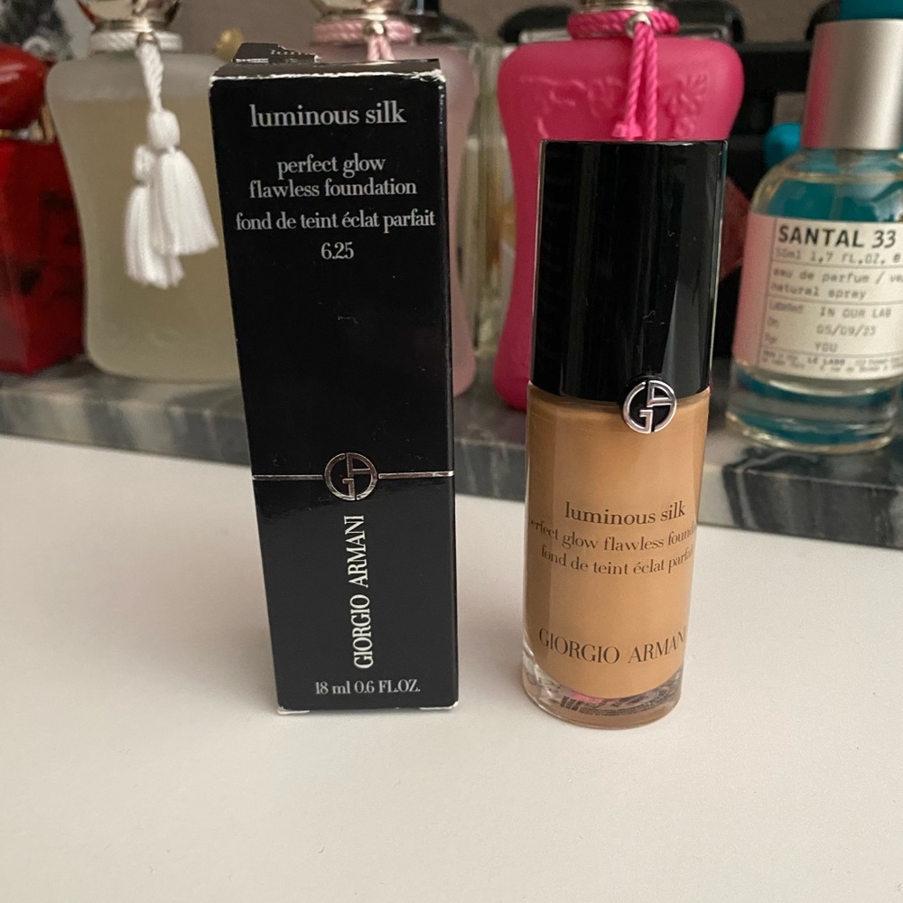 Armani Luminous Silk foundation 6.25